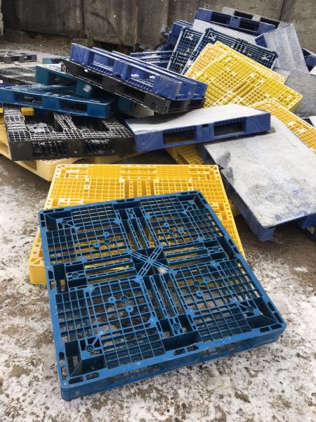 Куплю отходы пластика - поддоны ПНД ,  ПП .  В любом виде и состоянии .